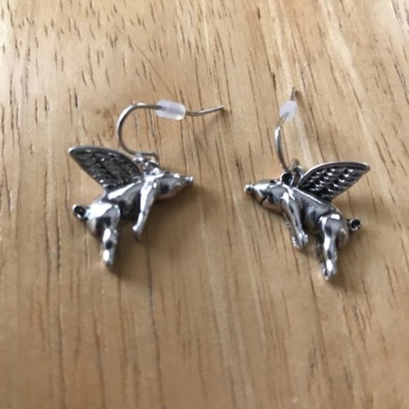 When Pigs Fly Earrings Whimsical New Dangle Hooks - Picture 6 of 10